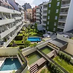 Upscale Apartment In City Center By Lovelystay