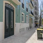 Upscale Apartment In City Center By Lovelystay